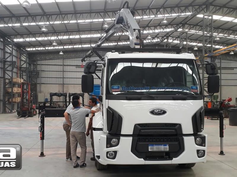 Hidrogrúa TKA 21700C en Ford Cargo