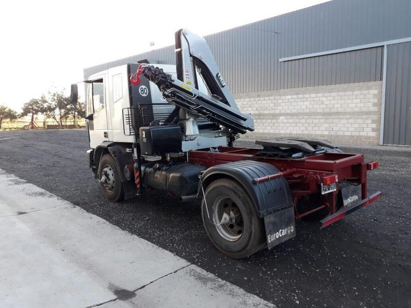 Hidrogrua TKA 12700 C en camión Iveco