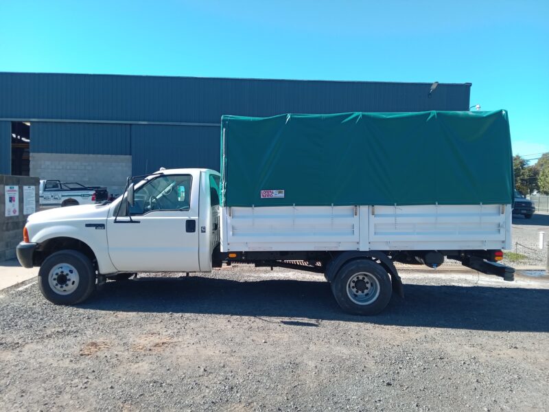 Instaklación de Caja Metálica Fija con Cobertura de lona